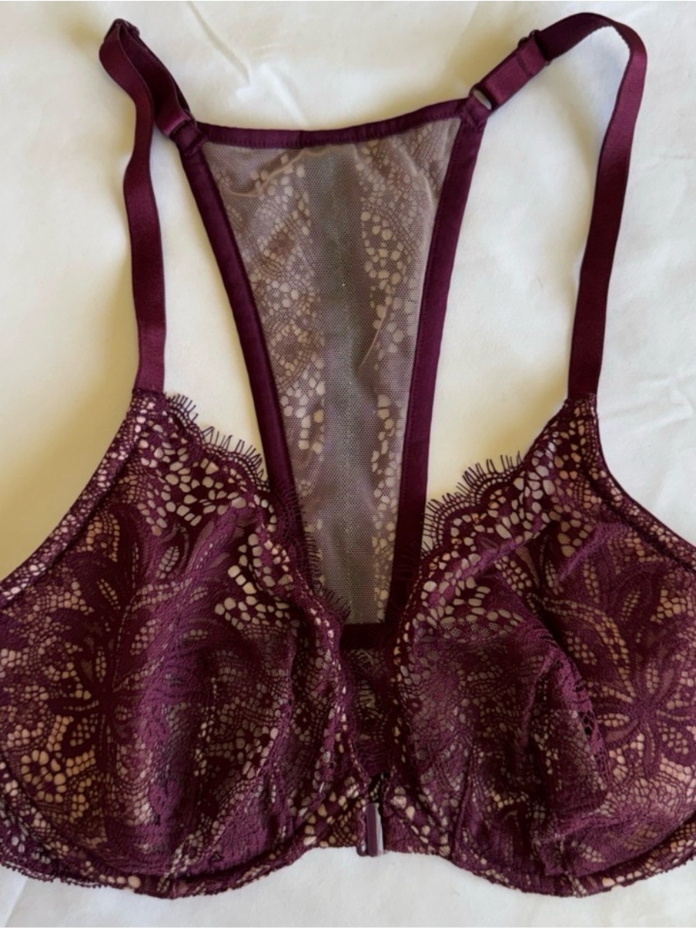 Victoria’s Secret Very Sexy Lace Plunge Bra 34D NWT Plum